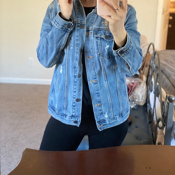 Gap Oversized distressed Jean Jacket - Picture 8 of 8